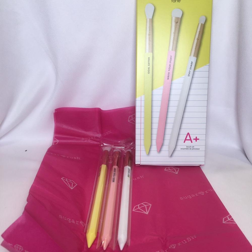 3 piece Brush set by Tarte